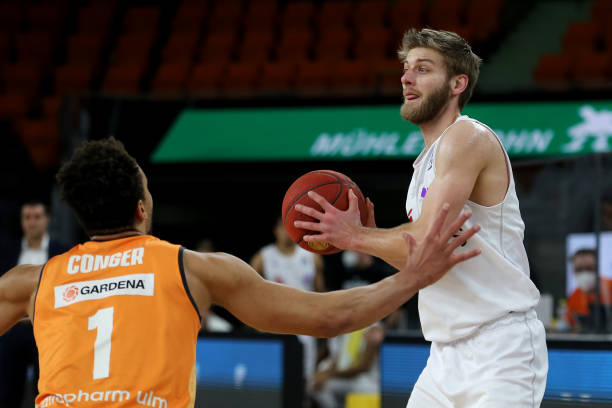 的多面手特 的多面手特