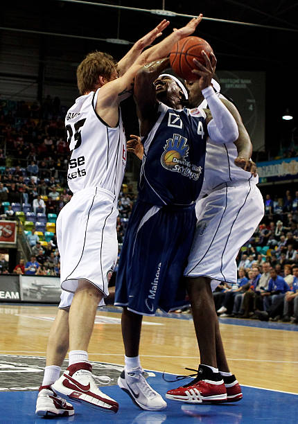 阿门在快攻 阿门在快攻