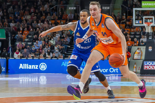 内联赛崭露 内联赛崭露