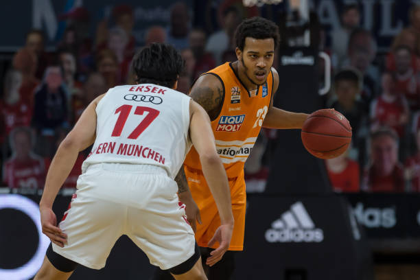 闪电般的反 闪电般的反